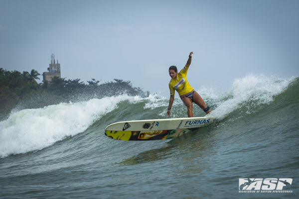 Brazil's Chloe Calmon (BRA) carving her way into the Quarterfinals. Pic Poullenot