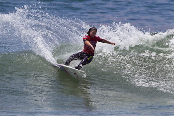 Tyler Wright (AUS) advanced directly to the Quarterfinals of Vans US Open competition with a Round 3 win today.
