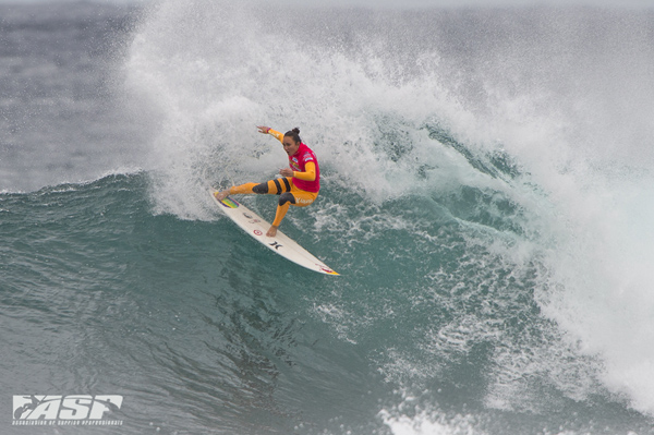 Carissa Moore (HAW) posted a big Round 1 win in solid surf on day 1. PIC ASP/Robertson.