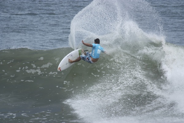 Willian Cardoso was responsible for high scores for the second consecutive day at the Reef Pro El Salvador.