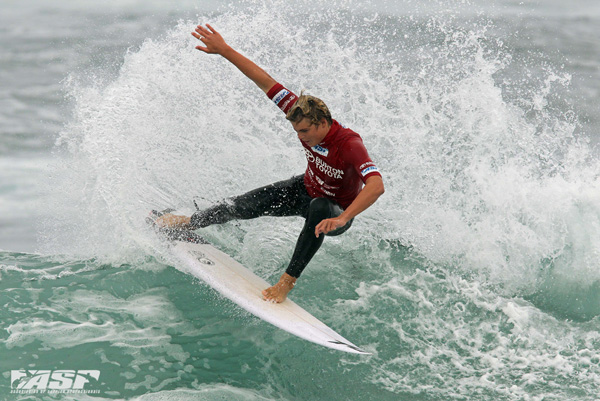 Gold Coast surfer Noa Deane (AUS) impressing onlookers at the Burton Toyota Pro Junior today.   Pic Sproule/RedMonkey