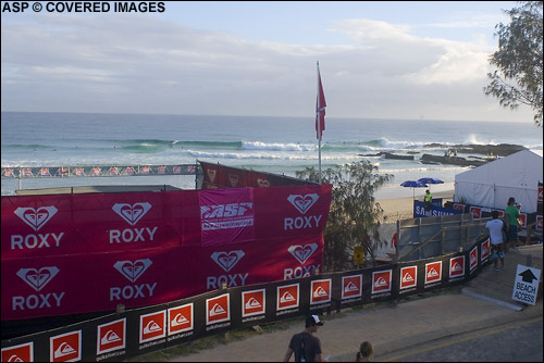 A perfect Gold Coast morning and the Roxy Pro round one will begin in super clean and carvable 1m surf and following round’s 1 and 2 an exciting trial of Kelly Slater’s new contest format! Pic Credit ASP Tostee