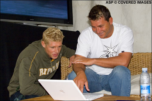Mick Fanning & Pancho Sullivan check out the online swell charts with a fair amount of optimism. Picture credit ASP Tostee